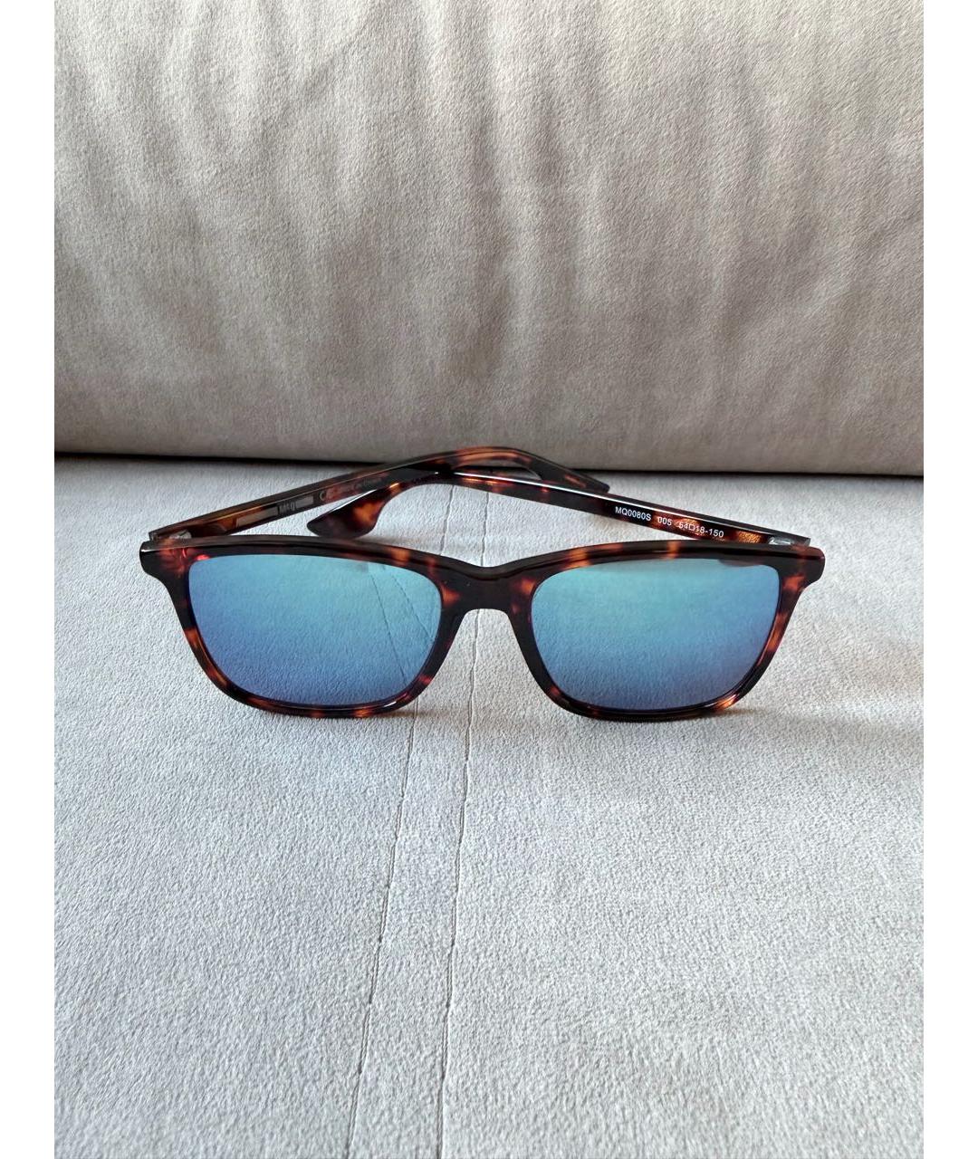 MCQ ALEXANDER MCQUEEN Коричневые пластиковые солнцезащитные очки, фото 5
