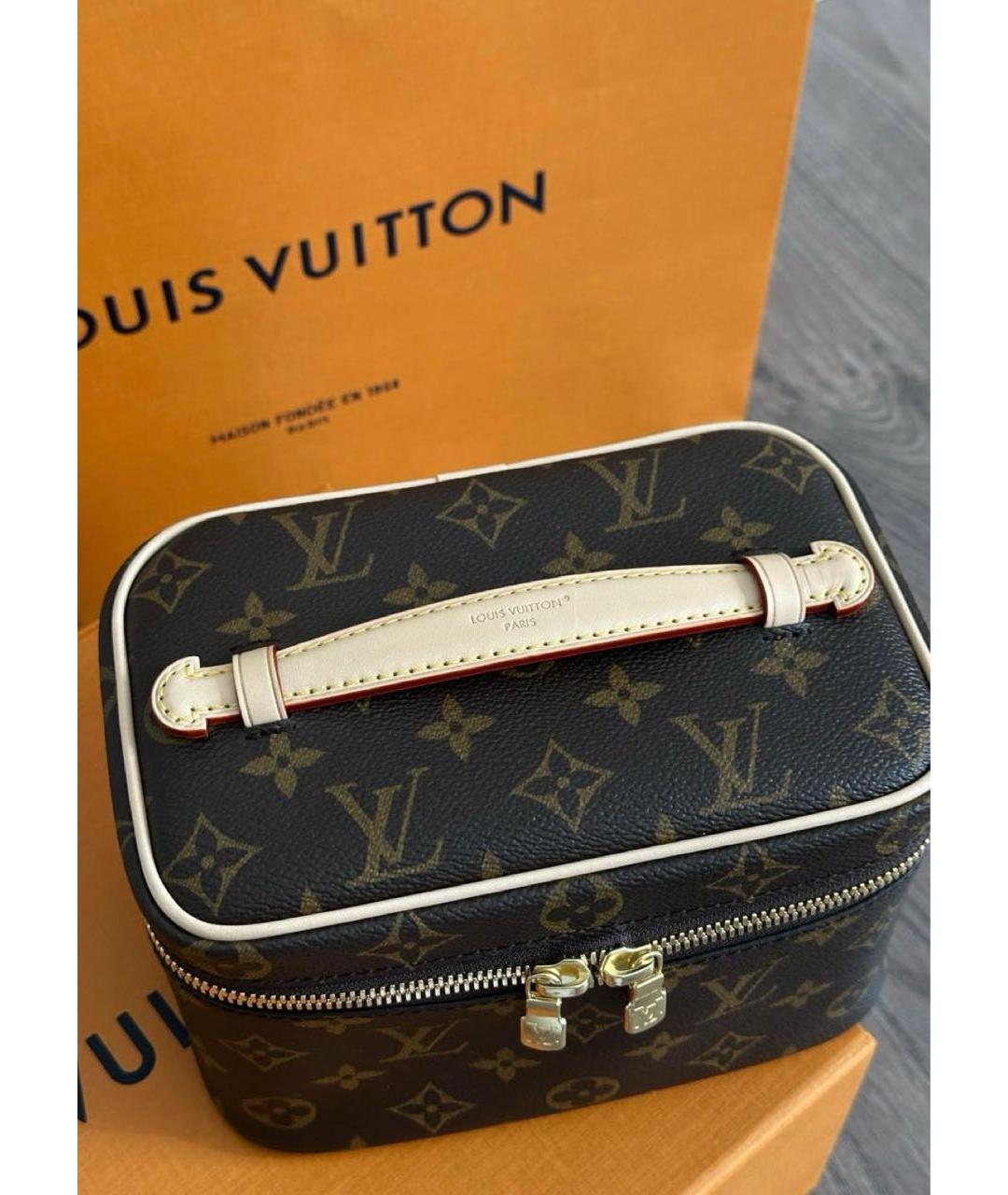 LOUIS VUITTON Коричневая кожаная косметичка, фото 8