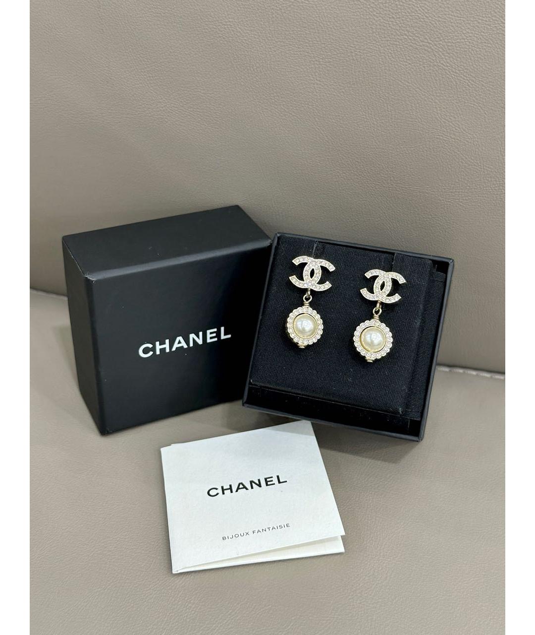 CHANEL Бежевые серьги, фото 3