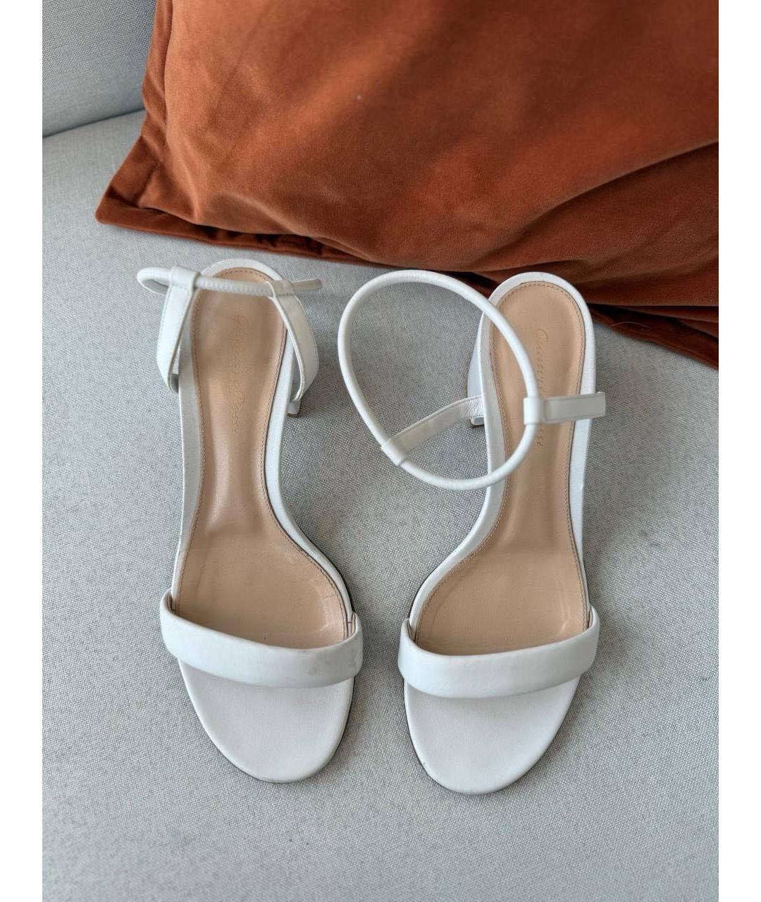 GIANVITO ROSSI Белые кожаные босоножки, фото 7