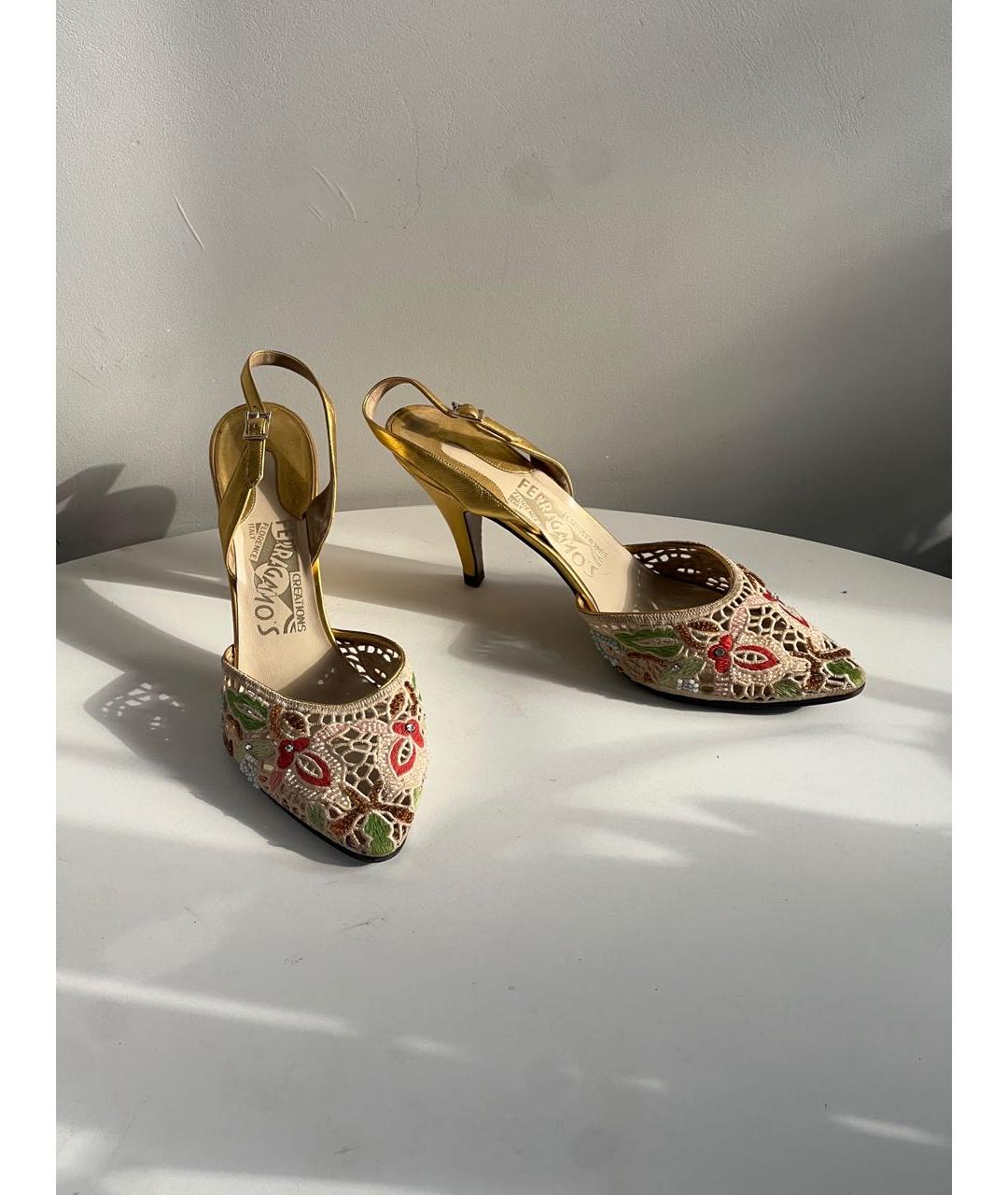 FERRAGAMO Золотые кожаные босоножки, фото 2