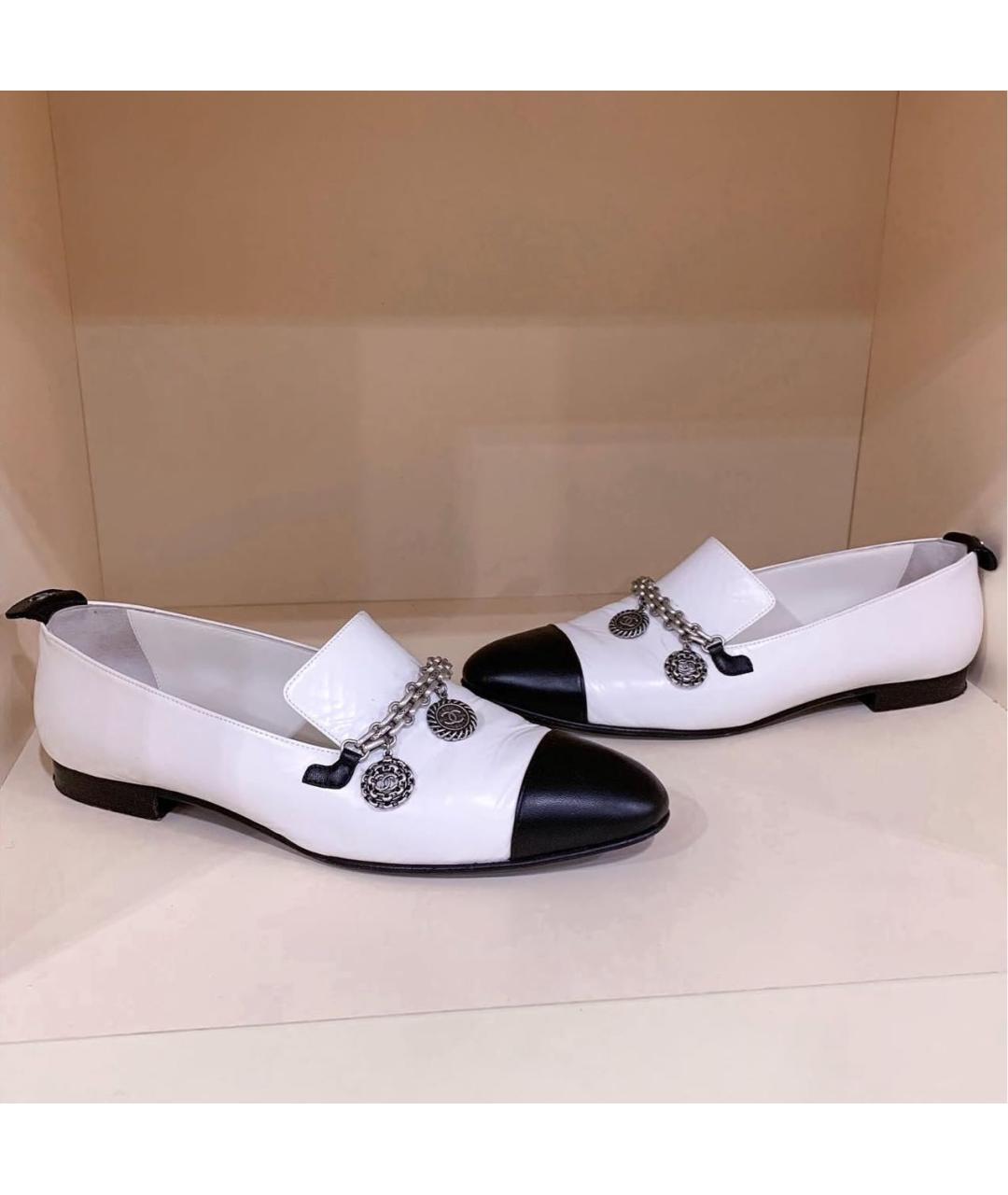 CHANEL Белые кожаные лоферы, фото 5