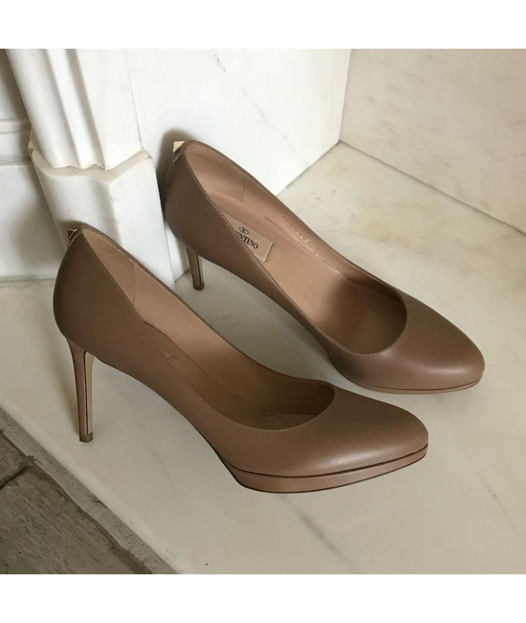 VALENTINO Бежевые кожаные туфли, фото 2