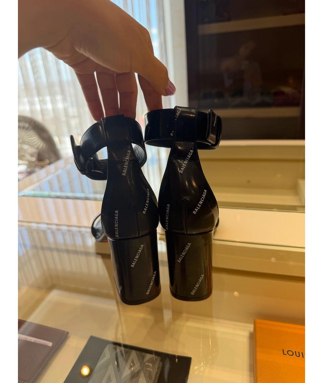 BALENCIAGA Черные кожаные босоножки, фото 3