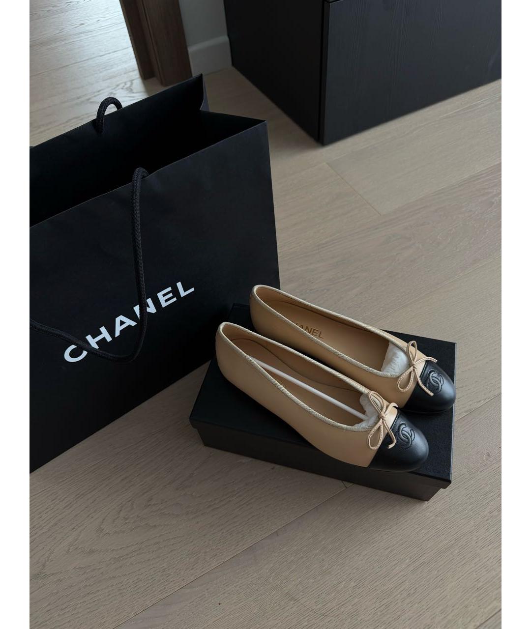 CHANEL Бежевые кожаные балетки, фото 2