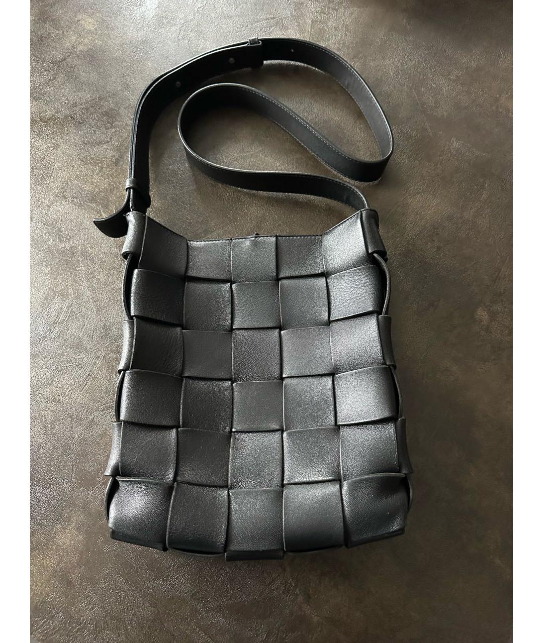 BOTTEGA VENETA Черная кожаная сумка на плечо, фото 4