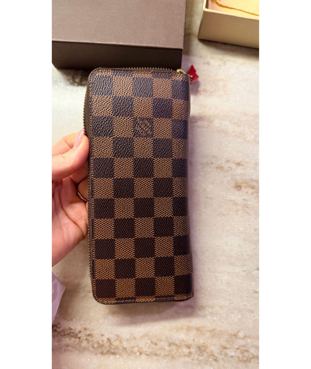 LOUIS VUITTON Коричневый кошелек, фото 9