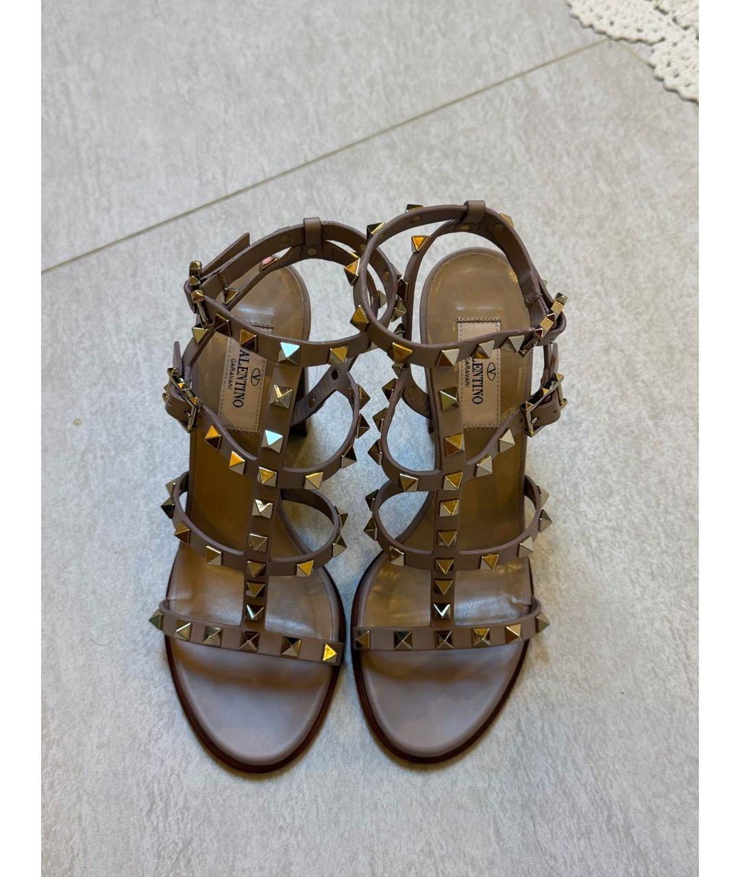 VALENTINO Бежевые кожаные босоножки, фото 3