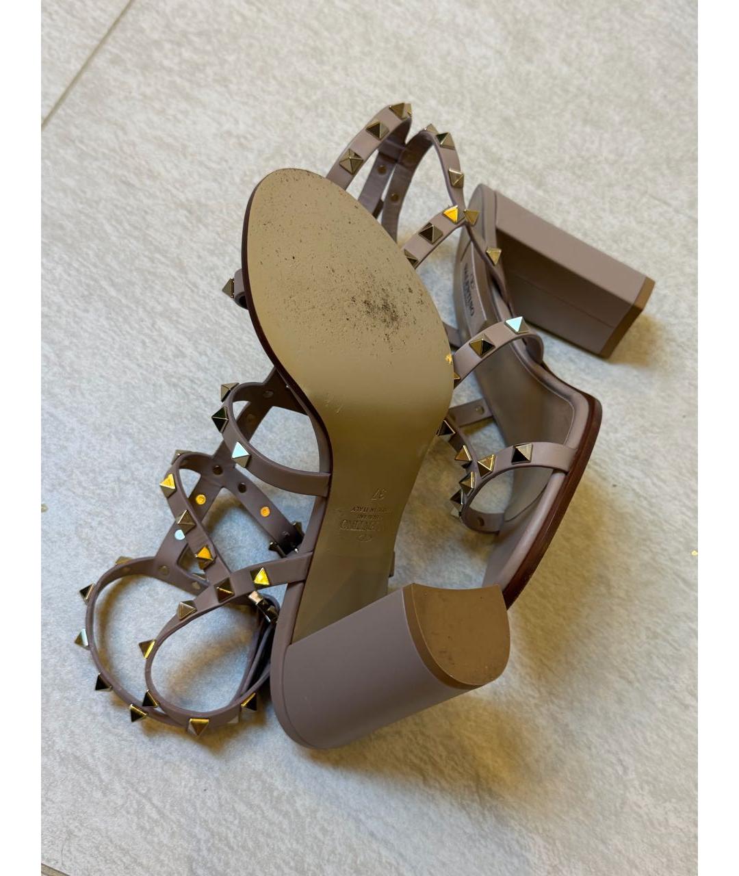 VALENTINO Бежевые кожаные босоножки, фото 5