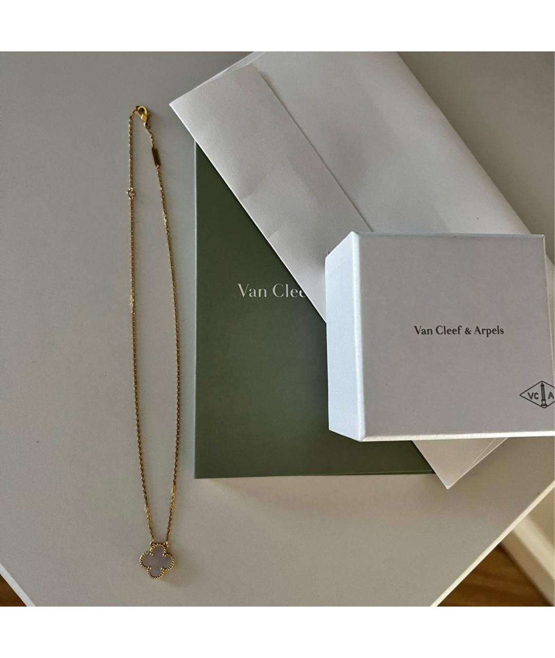 VAN CLEEF & ARPELS Бежевый кулон из желтого золота, фото 2