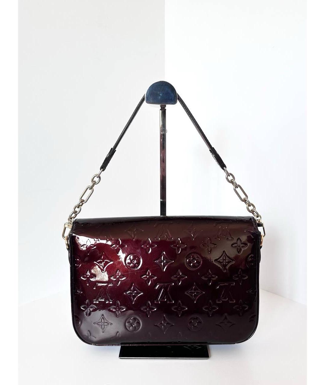 LOUIS VUITTON Бордовая сумка через плечо из лакированной кожи, фото 5
