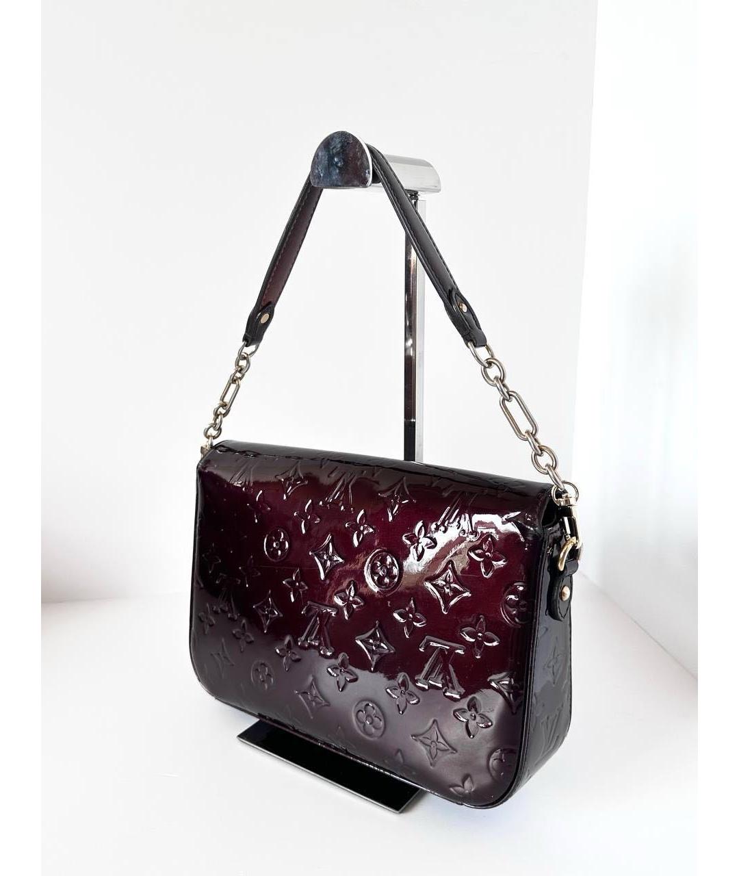 LOUIS VUITTON Бордовая сумка через плечо из лакированной кожи, фото 6
