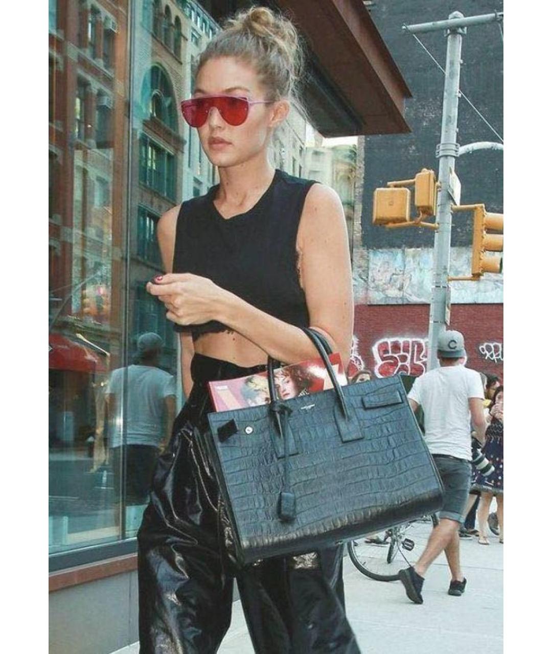 SAINT LAURENT Черная сумка с короткими ручками из лакированной кожи, фото 4