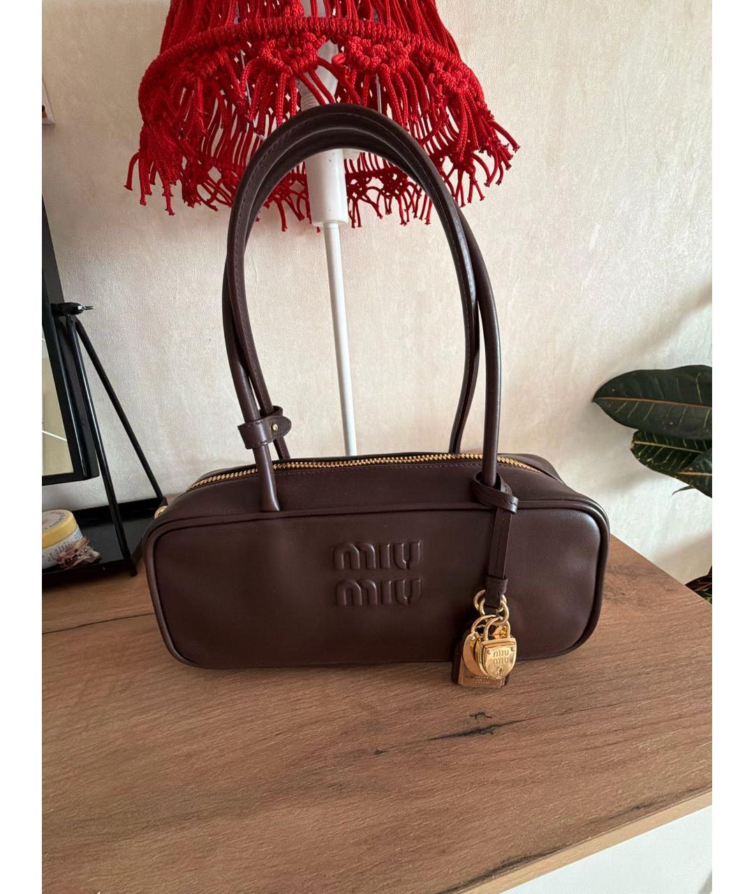 MIU MIU Коричневая кожаная сумка с короткими ручками, фото 9