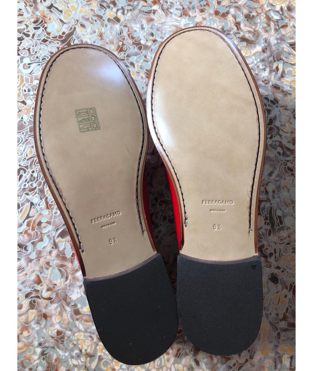 FERRAGAMO Красные кожаные лоферы, фото 5
