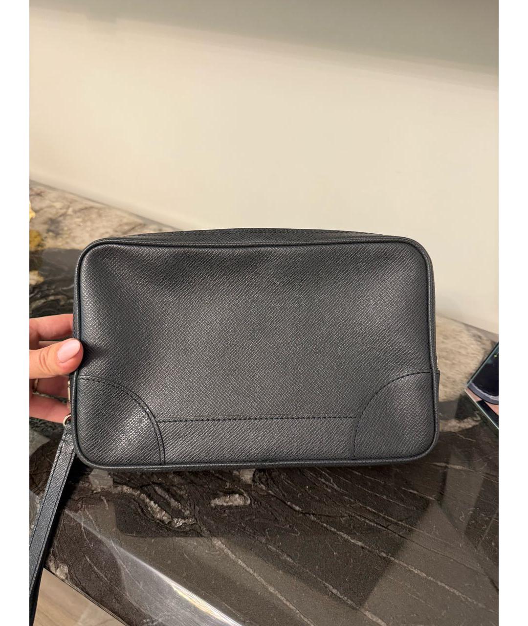 LOUIS VUITTON Черная кожаная барсетка, фото 2