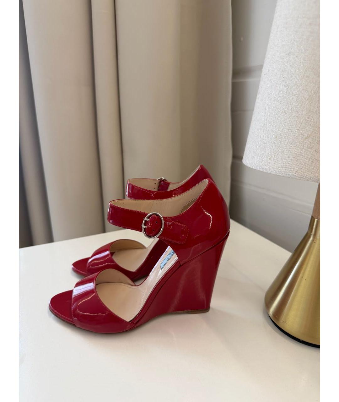 PRADA Красные босоножки из лакированной кожи, фото 6
