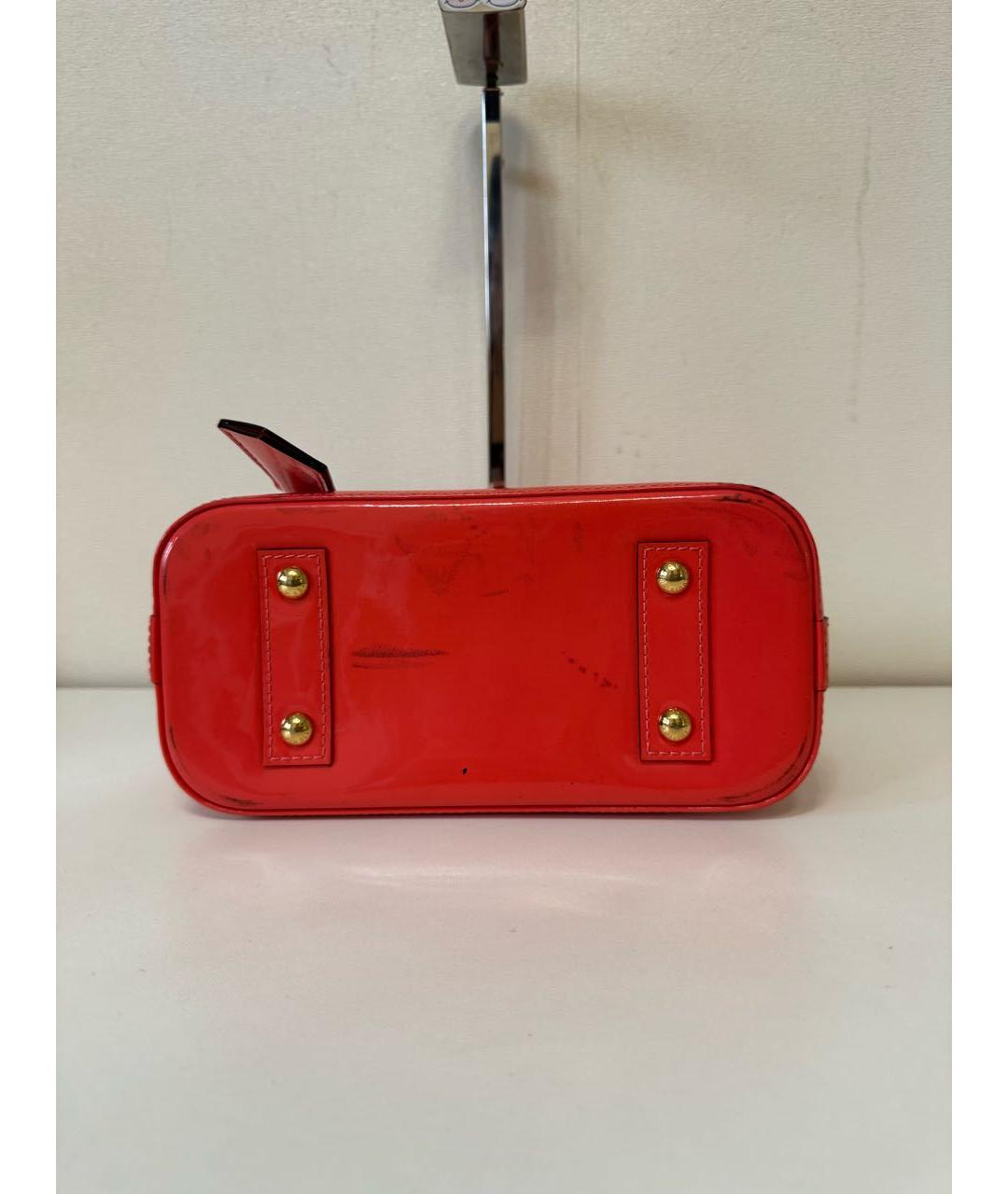 LOUIS VUITTON Красная сумка с короткими ручками из лакированной кожи, фото 7