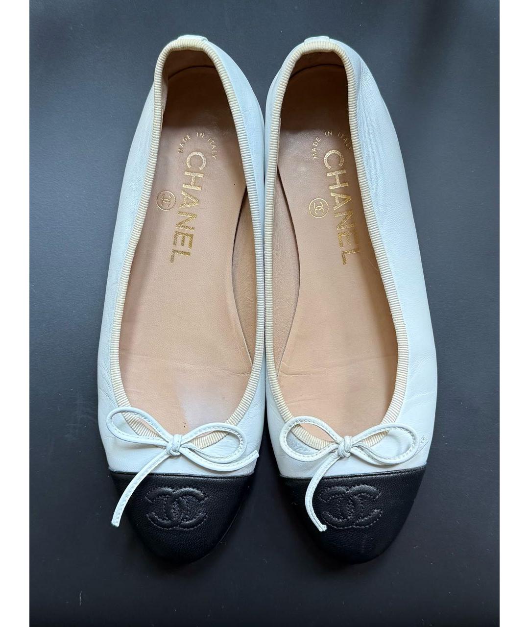 CHANEL Белые кожаные балетки, фото 2