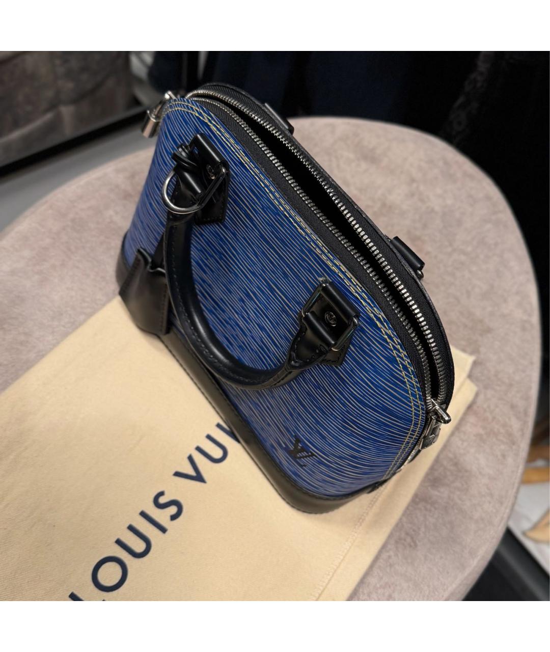 LOUIS VUITTON Синяя кожаная сумка с короткими ручками, фото 2