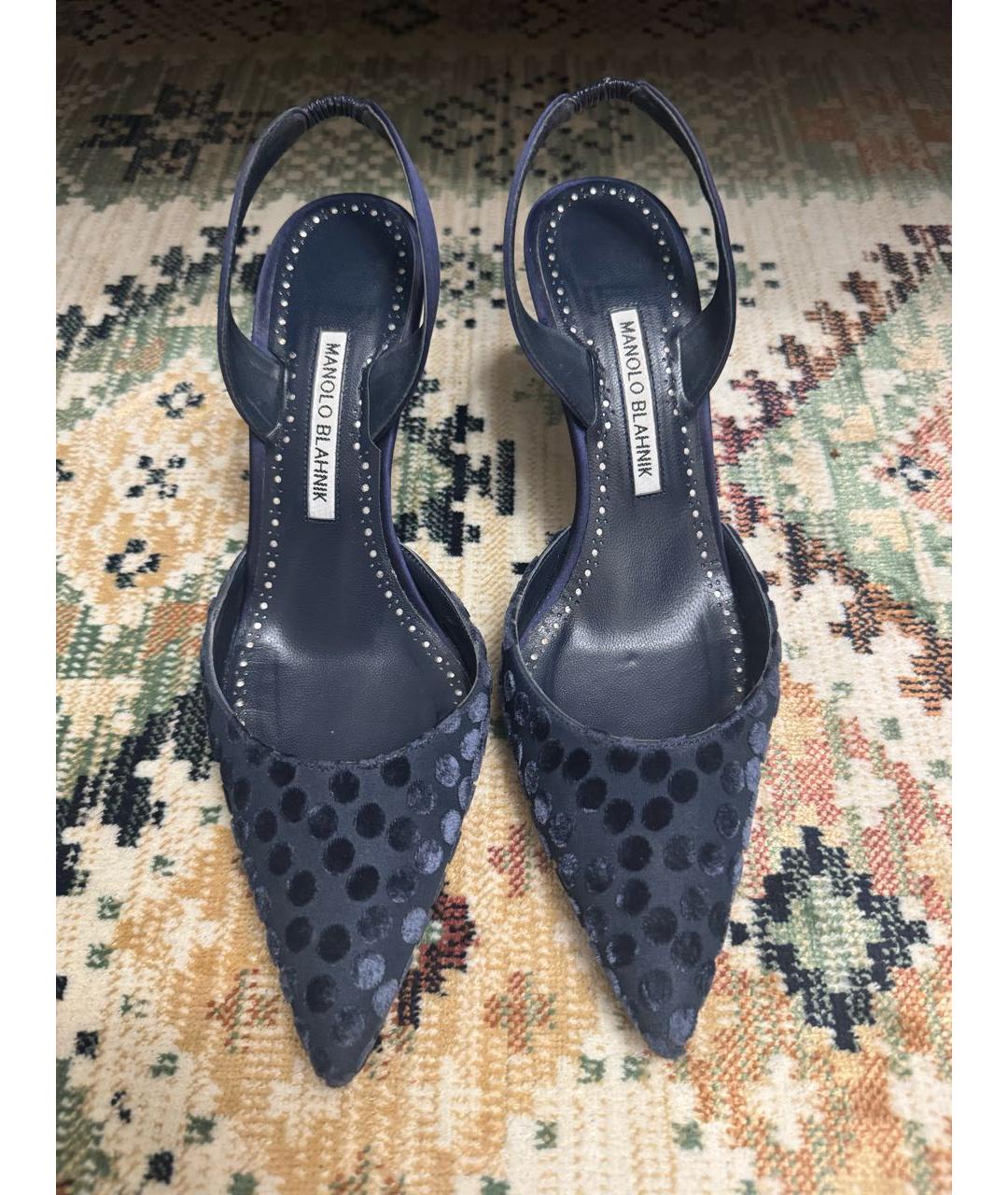 MANOLO BLAHNIK Темно-синие текстильные туфли, фото 2