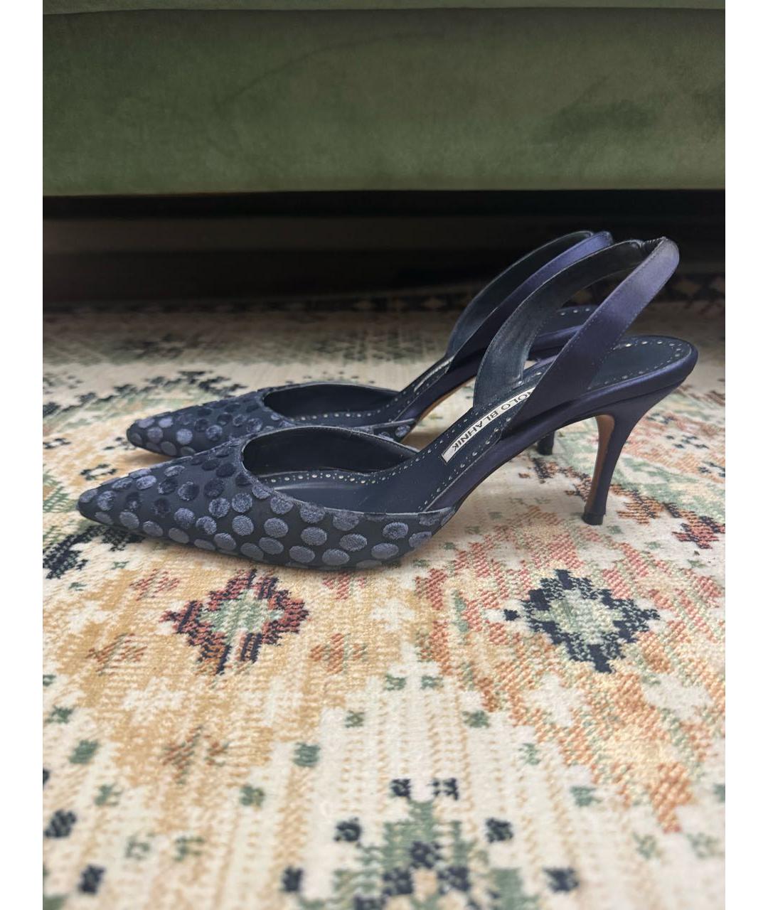 MANOLO BLAHNIK Темно-синие текстильные туфли, фото 6