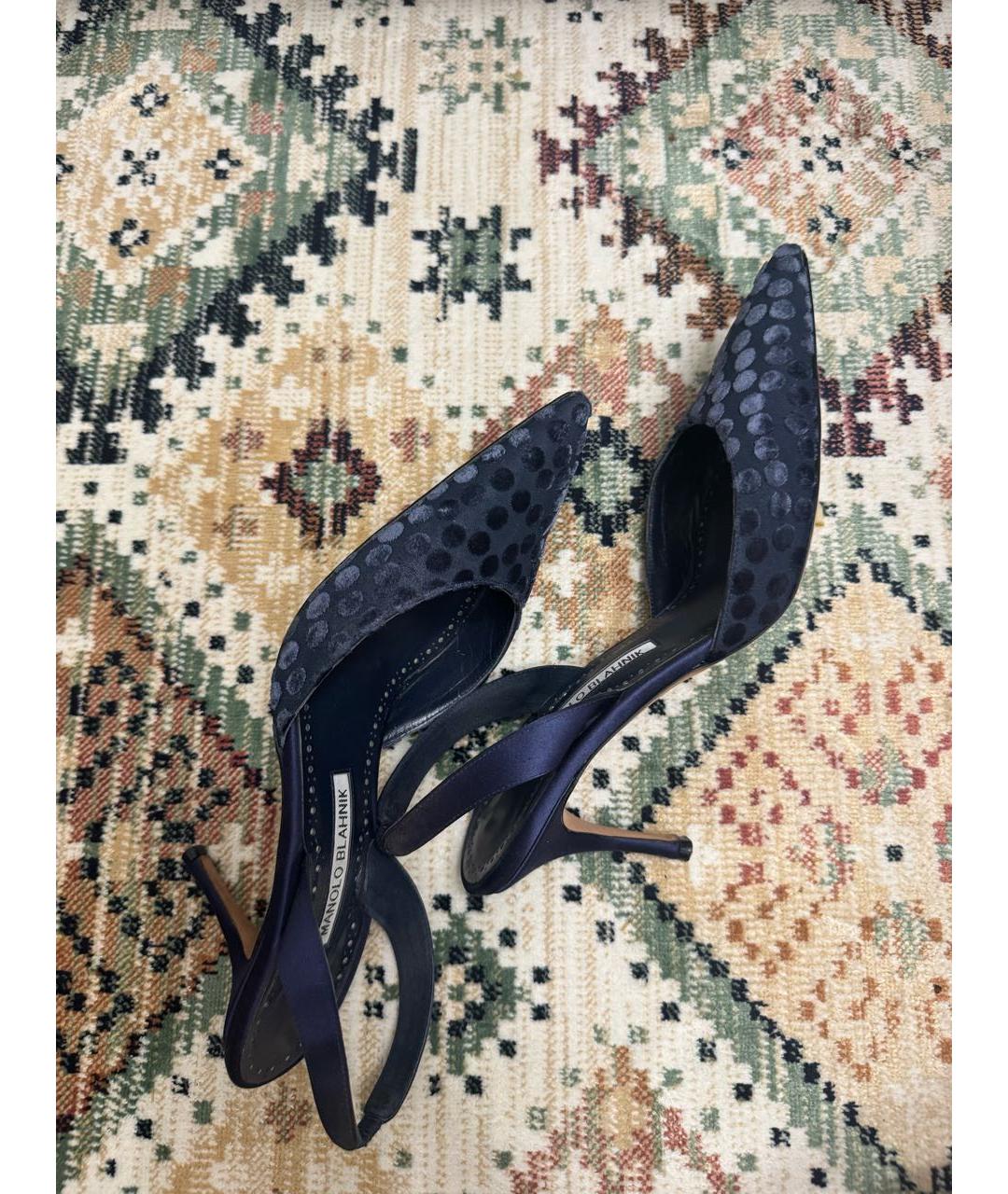 MANOLO BLAHNIK Темно-синие текстильные туфли, фото 1