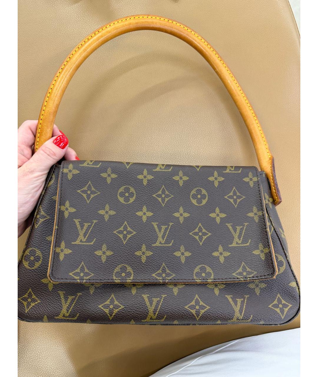 LOUIS VUITTON Коричневая сумка с короткими ручками из искусственной кожи, фото 9
