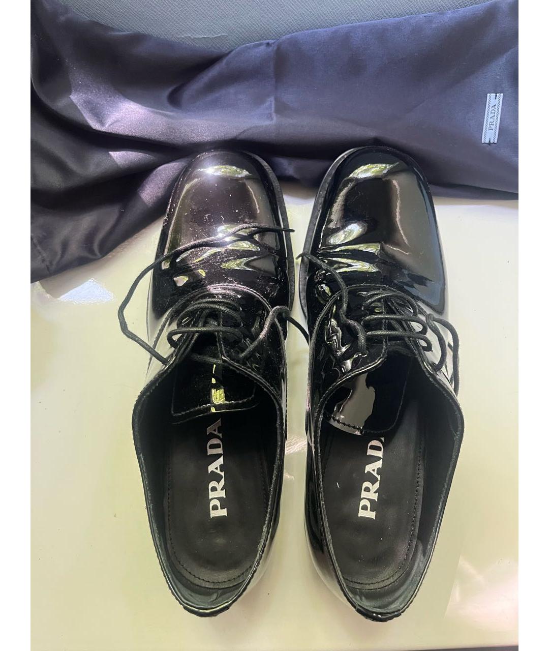 PRADA Черные брогги и оксфорды из лакированной кожи, фото 3