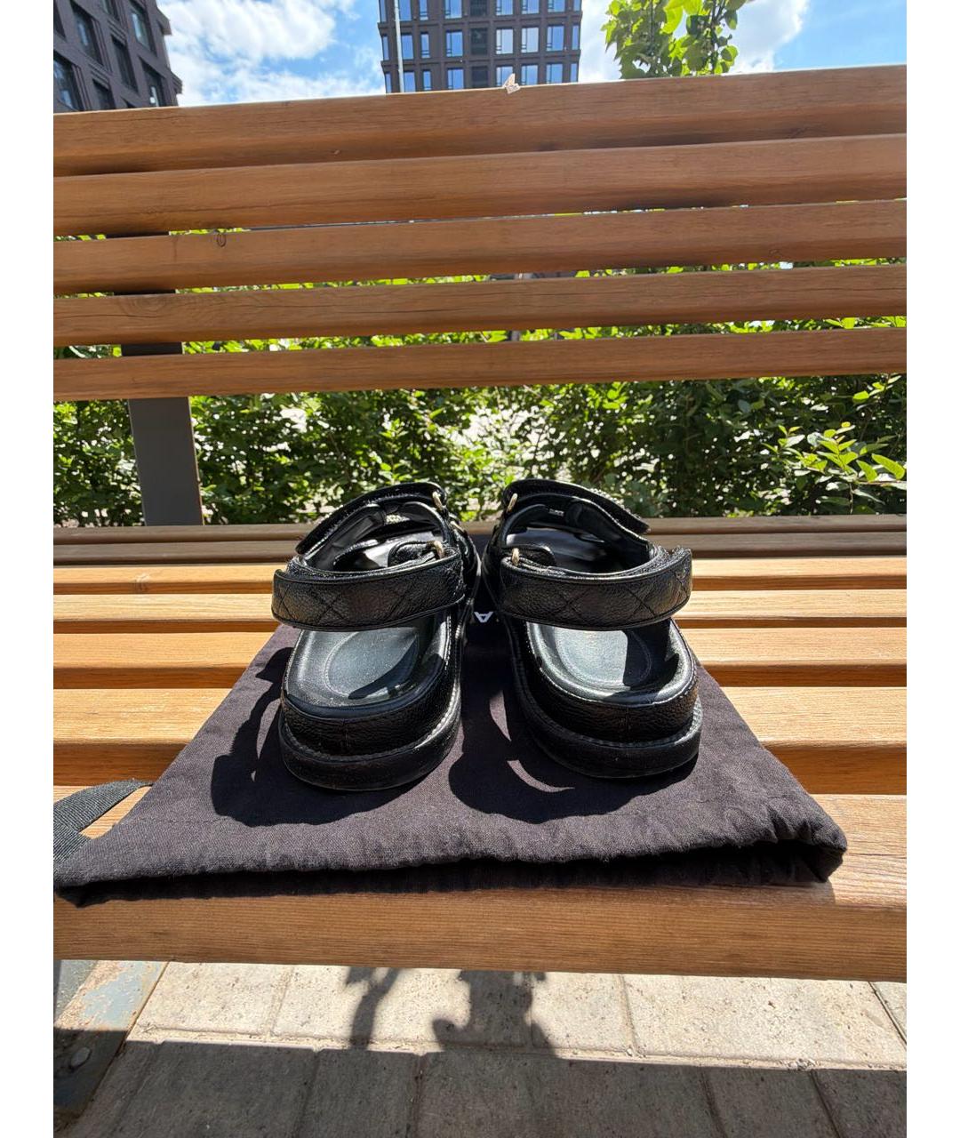 CHANEL Черные кожаные сандалии, фото 4