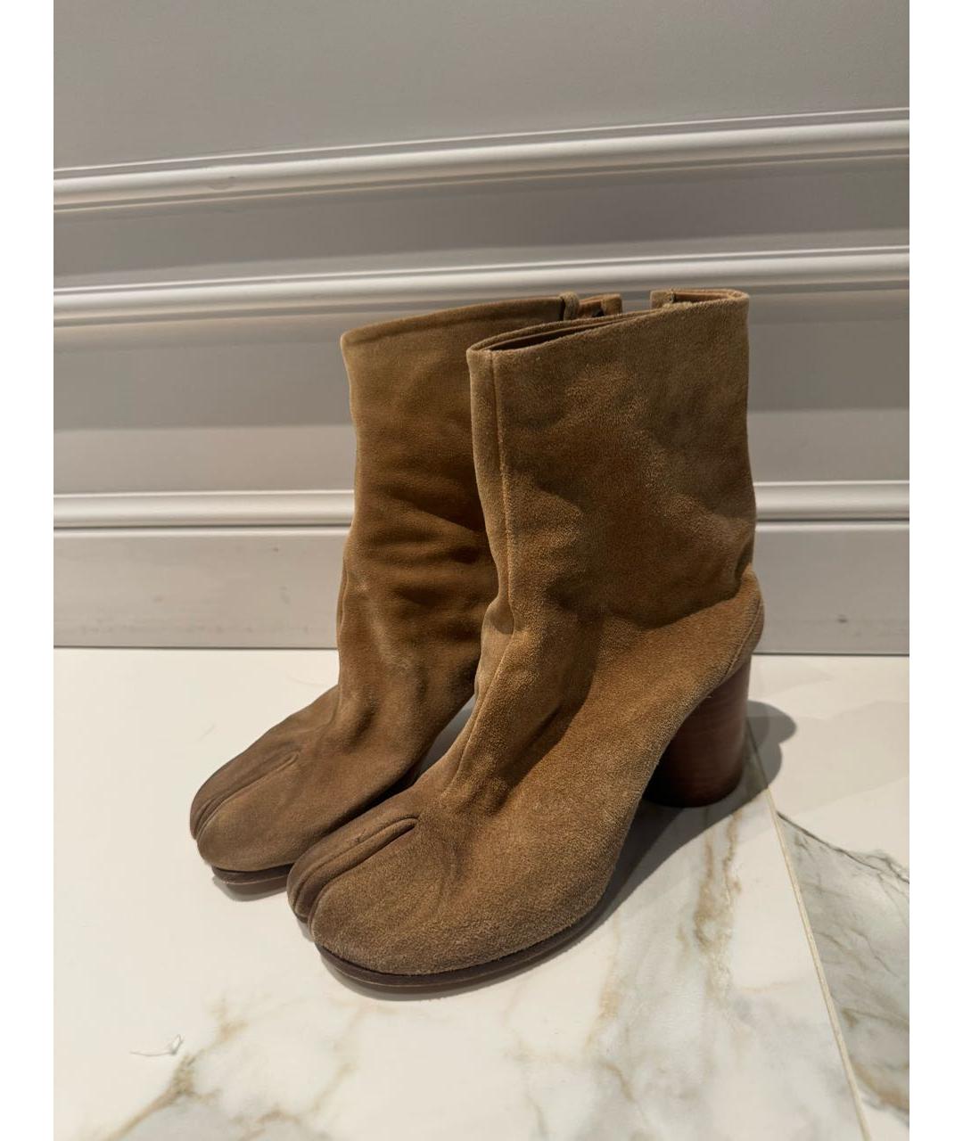 MAISON MARGIELA Бежевые замшевые ботфорты, фото 4
