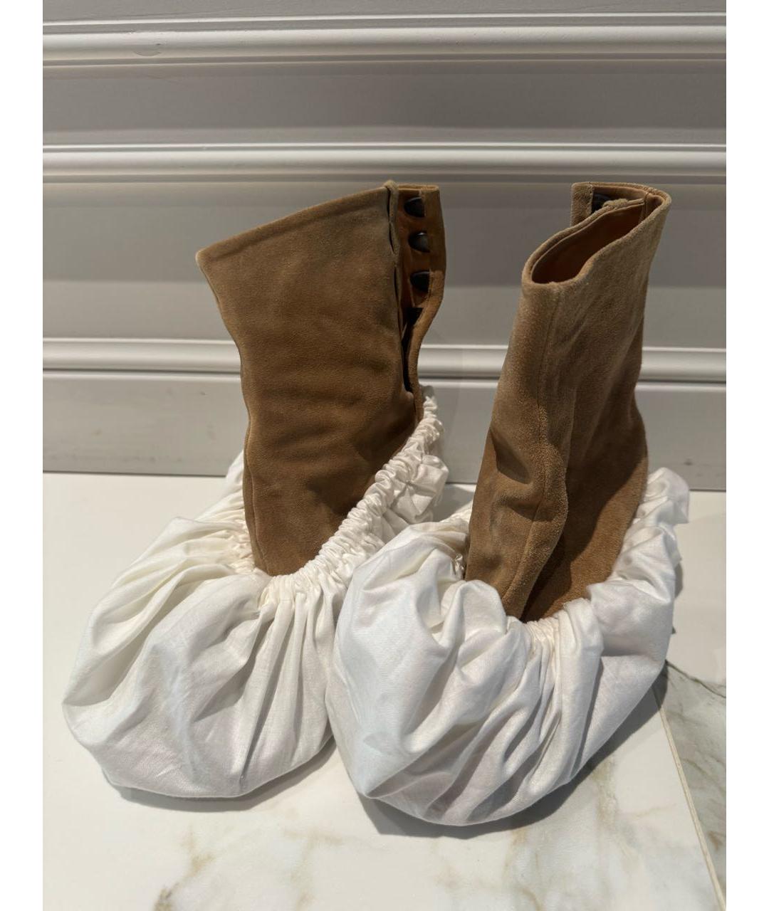 MAISON MARGIELA Бежевые замшевые ботфорты, фото 3