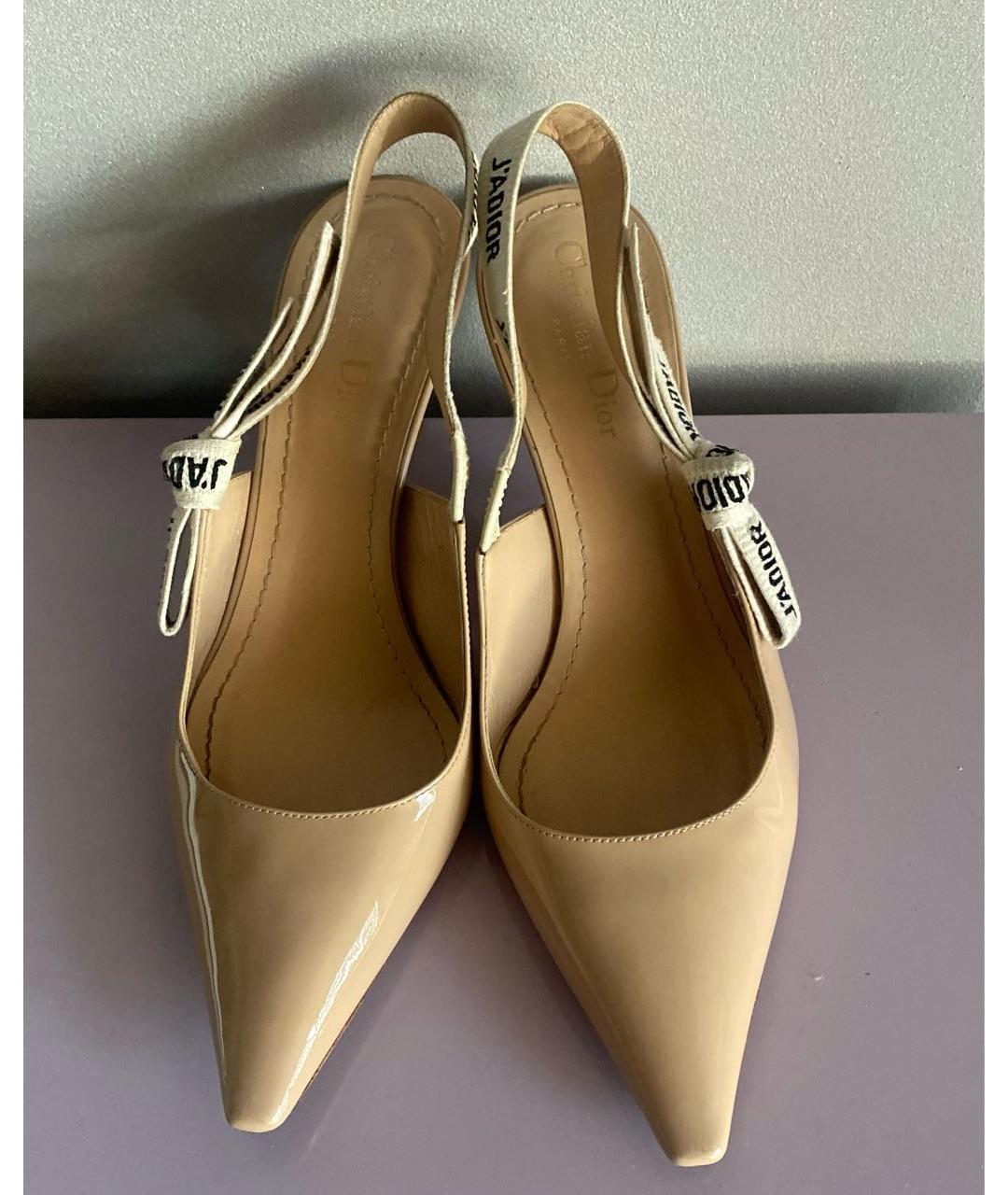 CHRISTIAN DIOR Бежевые туфли из лакированной кожи, фото 2