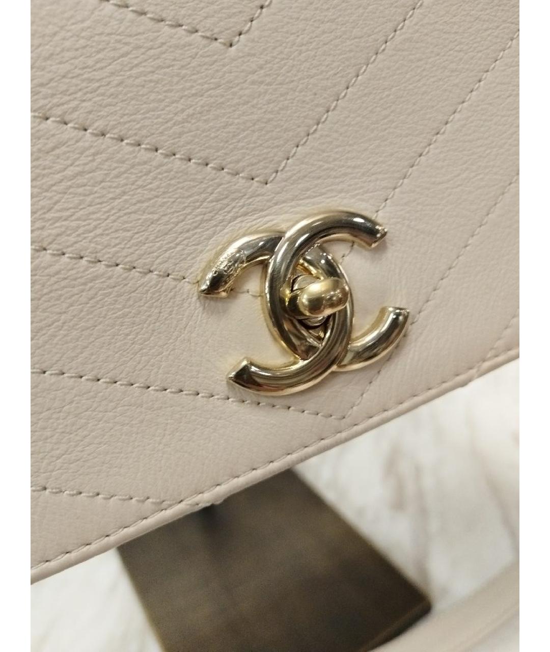 CHANEL Бежевая кожаная сумка через плечо, фото 4