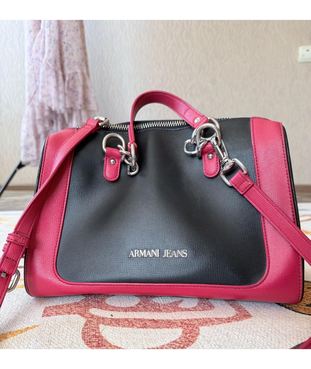 ARMANI JEANS Черная сумка с короткими ручками из искусственной кожи, фото 7