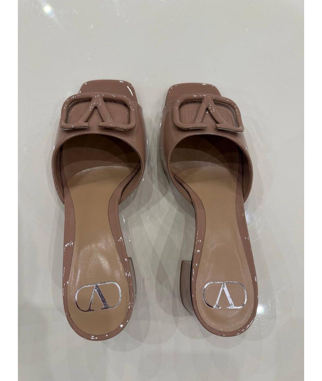 VALENTINO Коралловые сандалии из лакированной кожи, фото 3