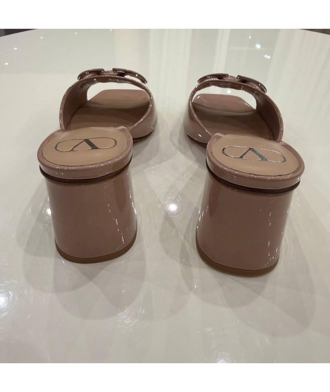 VALENTINO Коралловые сандалии из лакированной кожи, фото 4