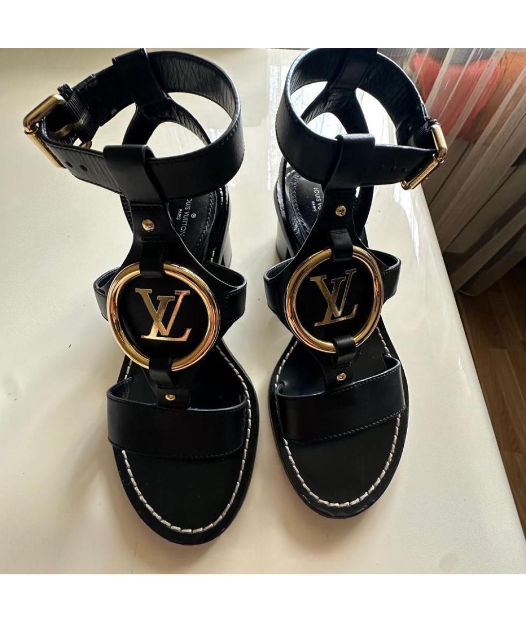 LOUIS VUITTON Черные кожаные сандалии, фото 2