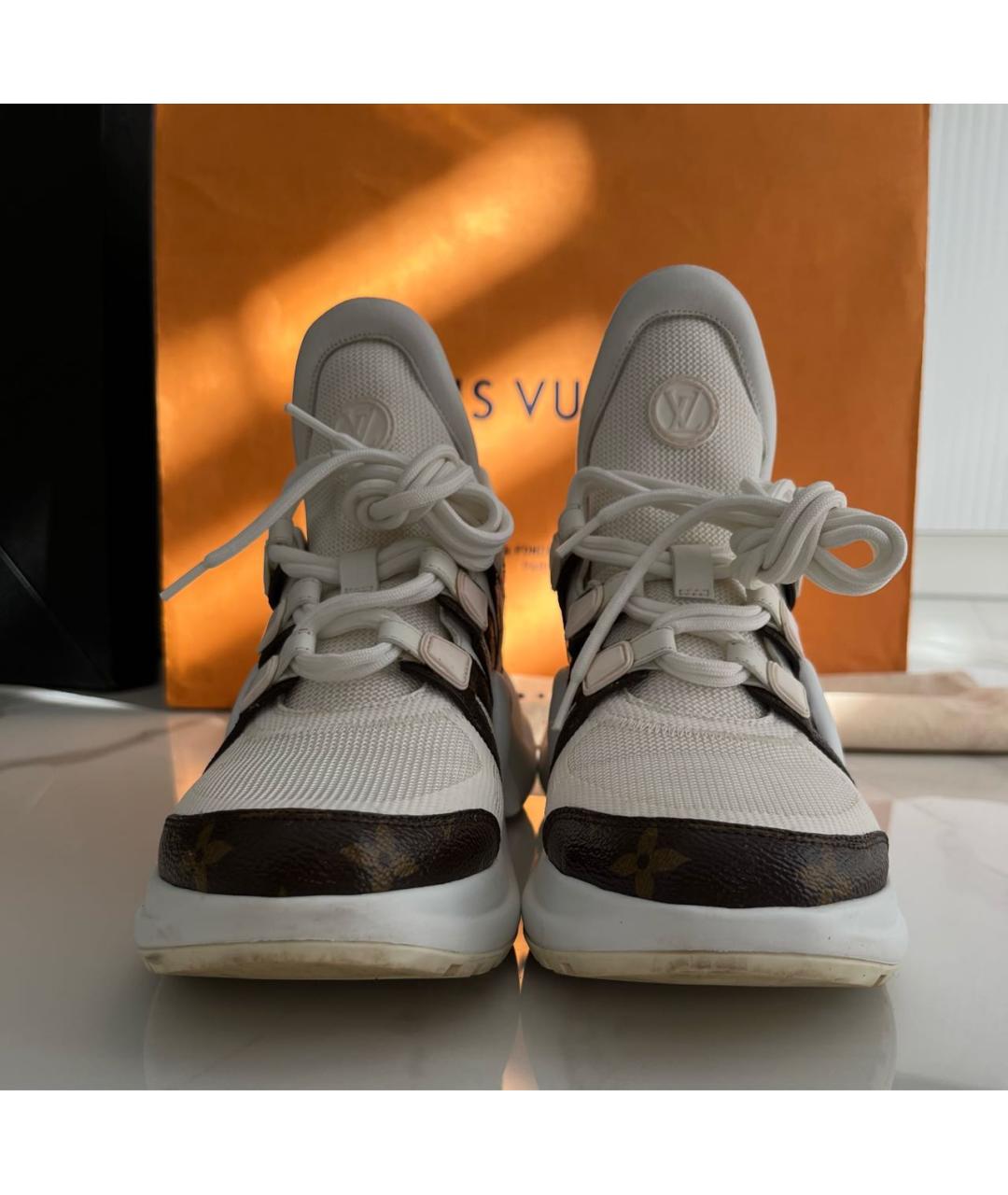 LOUIS VUITTON Белые кожаные кеды, фото 2