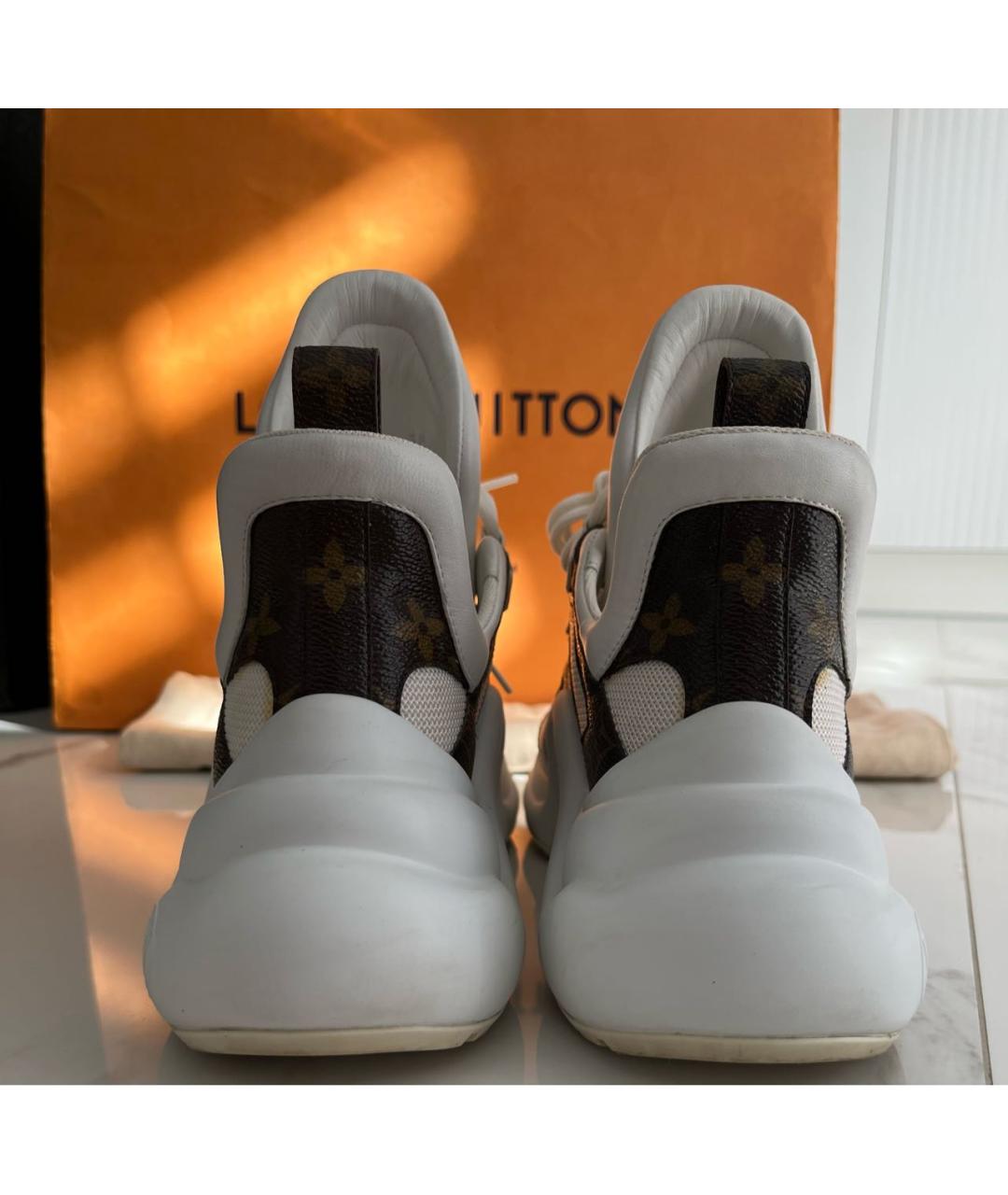 LOUIS VUITTON Белые кожаные кеды, фото 4