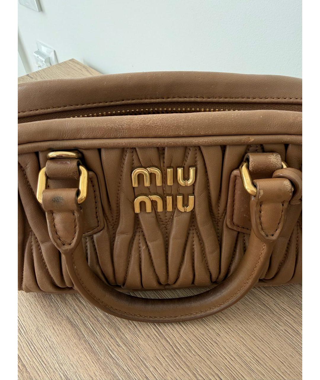 MIU MIU Коричневая кожаная сумка с короткими ручками, фото 5