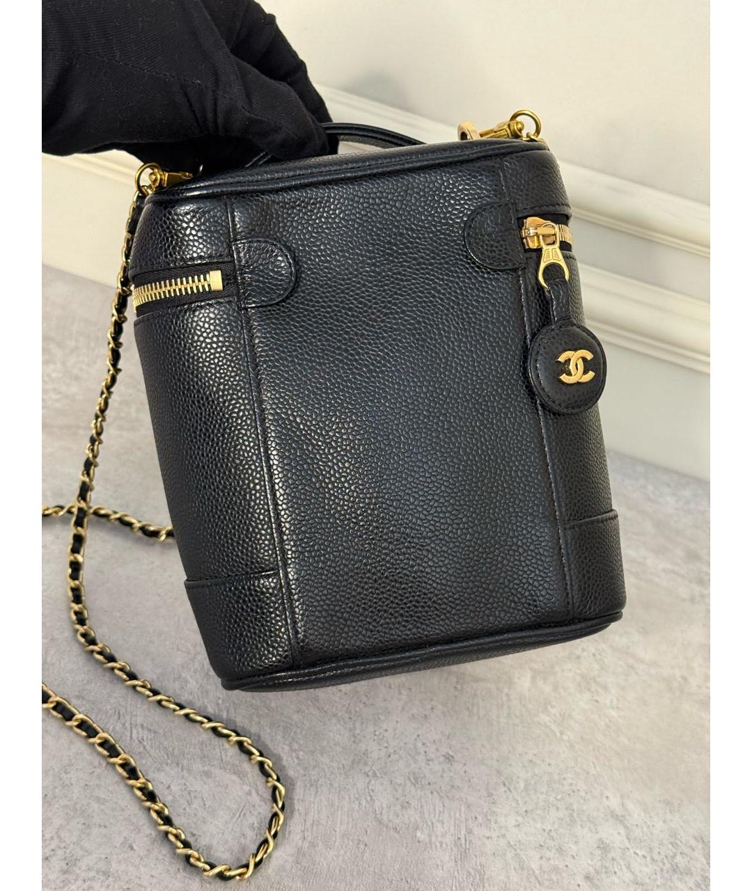 CHANEL Черная кожаная сумка с короткими ручками, фото 5