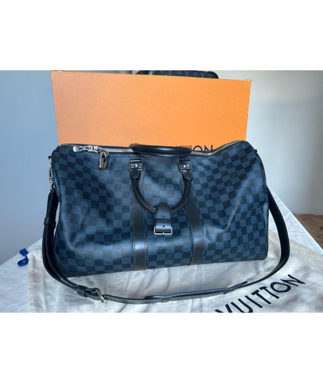 LOUIS VUITTON Темно-синяя кожаная дорожная/спортивная сумка, фото 9