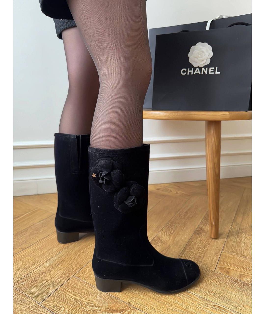 CHANEL Черные бархатные сапоги, фото 2