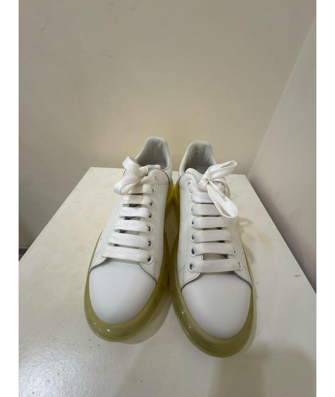ALEXANDER MCQUEEN Белые кожаные кроссовки, фото 2