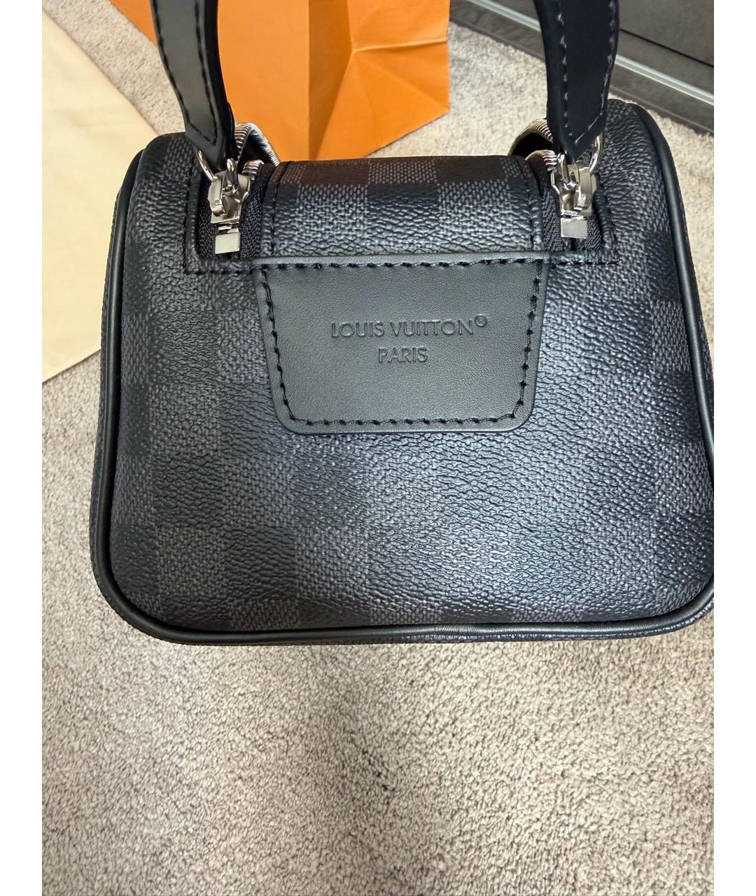 LOUIS VUITTON Серая барсетка, фото 6
