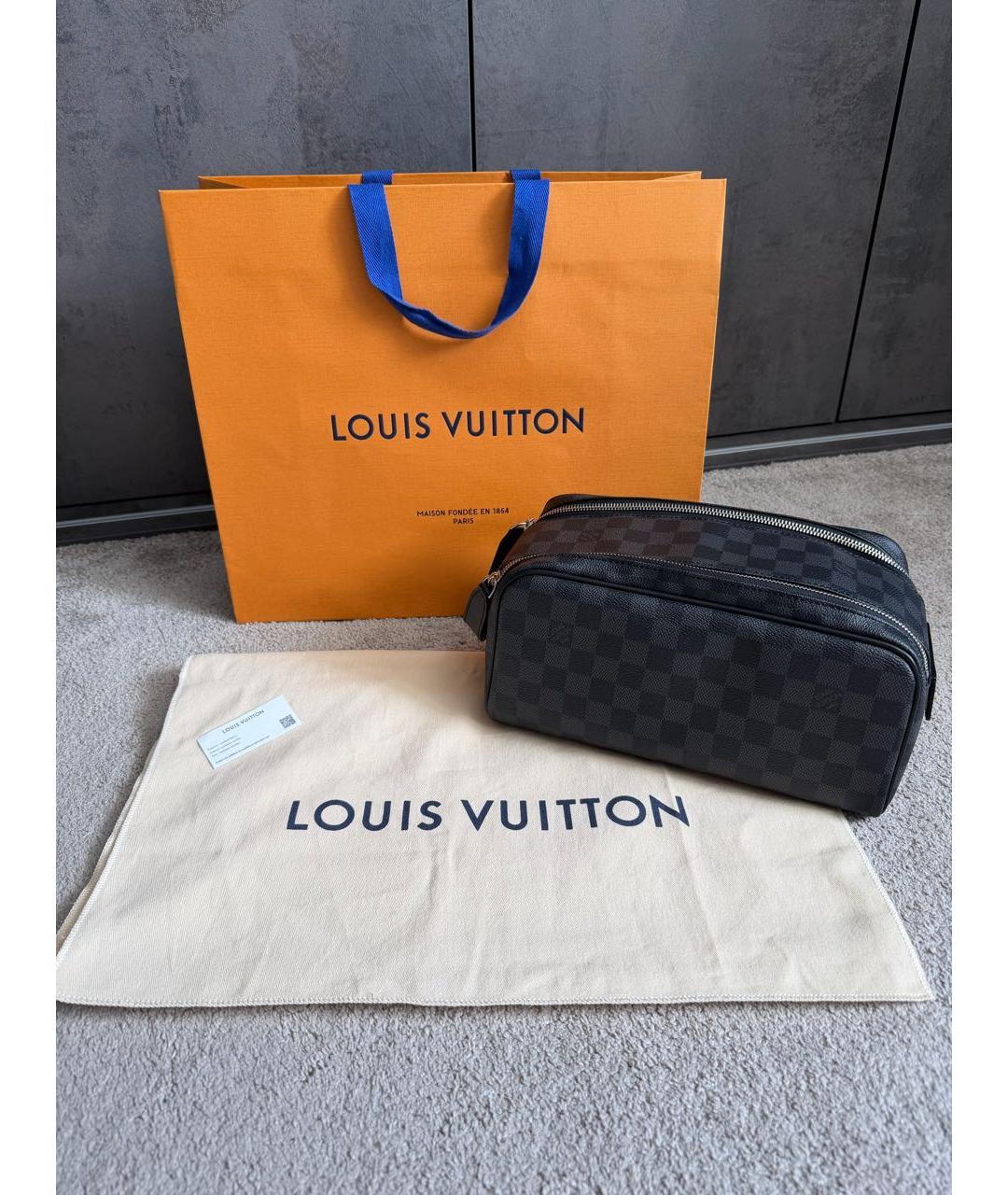 LOUIS VUITTON Серая барсетка, фото 5