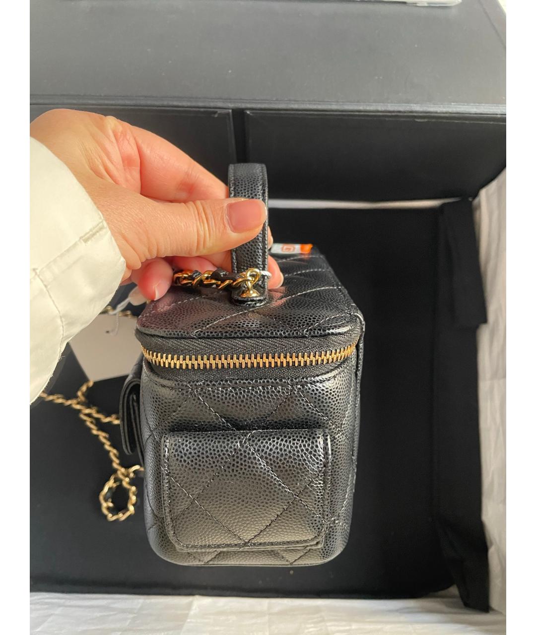 CHANEL Черная кожаная сумка через плечо, фото 4