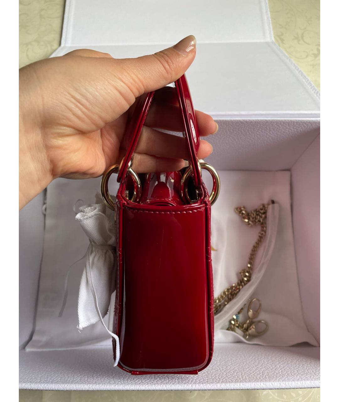 CHRISTIAN DIOR Красная сумка с короткими ручками из лакированной кожи, фото 4