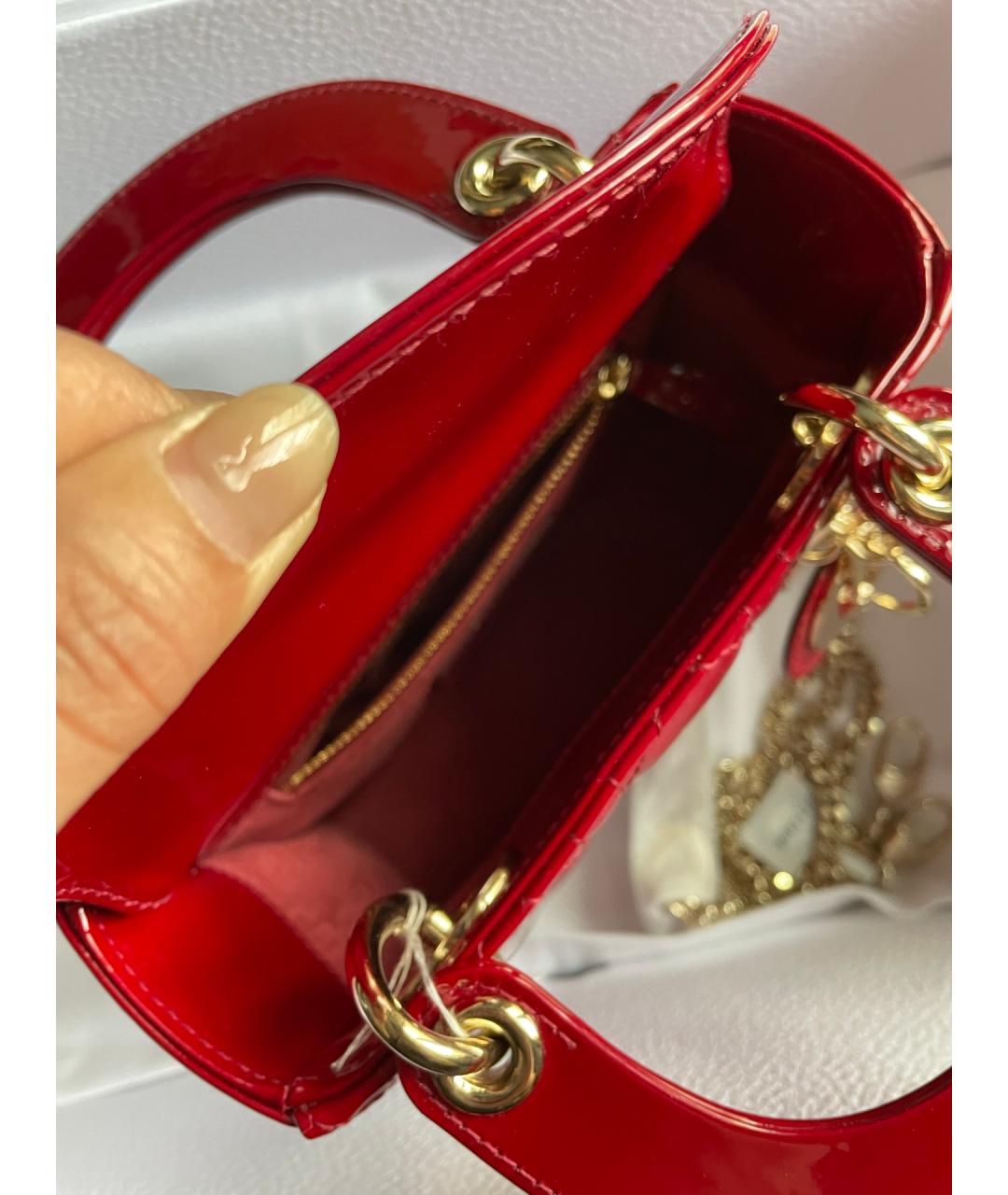 CHRISTIAN DIOR Красная сумка с короткими ручками из лакированной кожи, фото 6